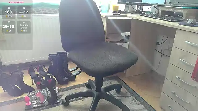 SissyLunaCD online show from March 20, 3:25 pm