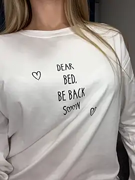 Snapshot of Miya_Nika chatting on March 3, 11:35 pm Miya Nika online show from March 3, 11:35 pm