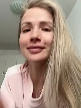 Snapshot of Miya_Nika chatting on March 11, 12:28 pm Miya Nika online show from March 11, 12:28 pm