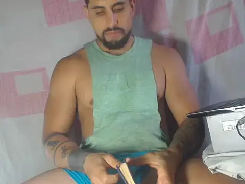 Snapshot of sebasx412 chatting on January 14, 8:25 pm sebasx412 online show from January 14, 8:25 pm