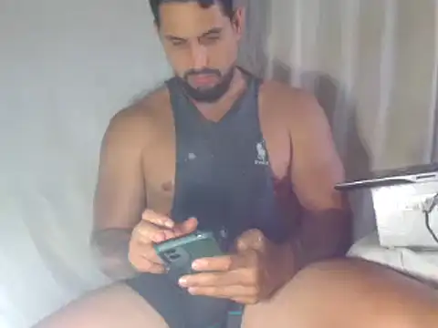 Snapshot of sebasx412 chatting on January 31, 8:40 pm sebasx412 online show from January 31, 8:40 pm