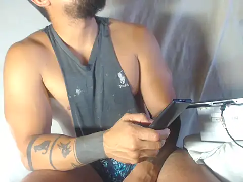 Snapshot of sebasx412 chatting on February 16, 8:27 pm sebasx412 online show from February 16, 8:27 pm