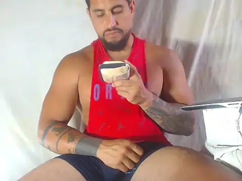 Snapshot of sebasx412 chatting on February 20, 8:09 pm sebasx412 online show from February 20, 8:09 pm