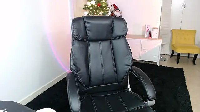 Crystal-dreamt online show from December 21, 1:18 pm