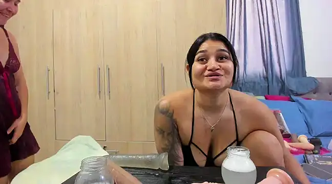 Snapshot of andreita_trujillos chatting on February 11, 9:25 pm andreita trujillos online show from February 11, 9:25 pm