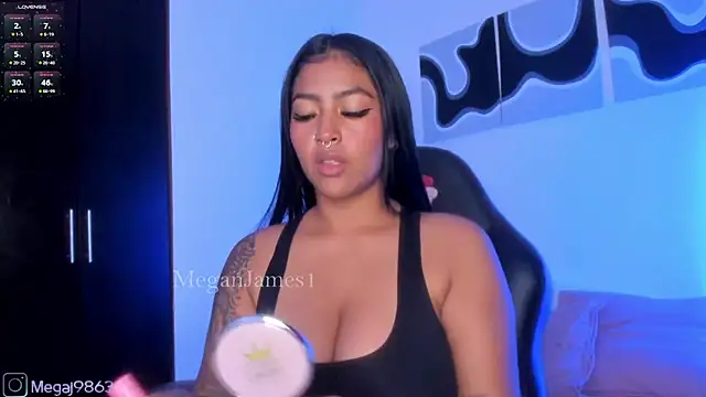 meganjames1 online show from November 27, 1:46 pm