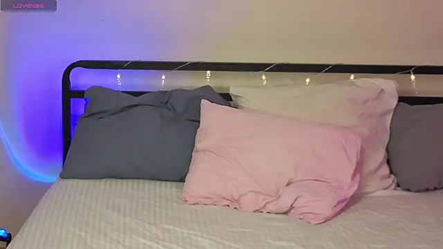 Snapshot of sinthiaroze chatting on November 22, 5:23 pm sinthiaroze online show from November 22, 5:23 pm