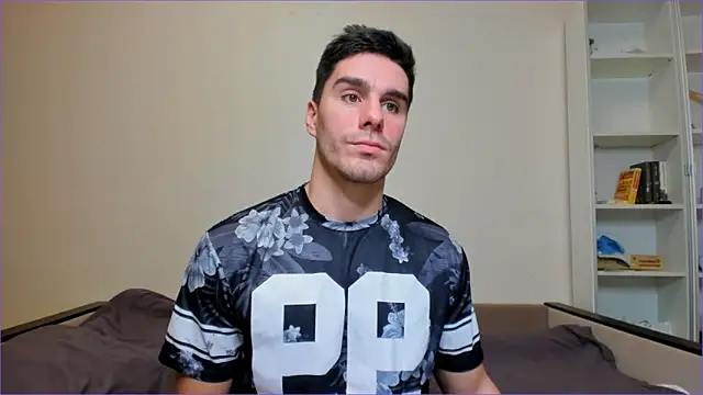 Snapshot of sam_huston chatting on January 9, 4:19 am sam huston online show from January 9, 4:19 am