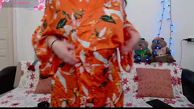 ElenaRose90 online show from December 19, 8:49 pm