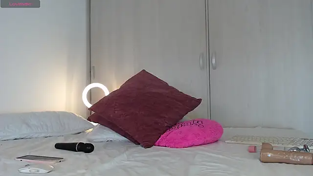 Snapshot of cristal_sexybody chatting on November 26, 5:58 pm cristal sexybody online show from November 26, 5:58 pm