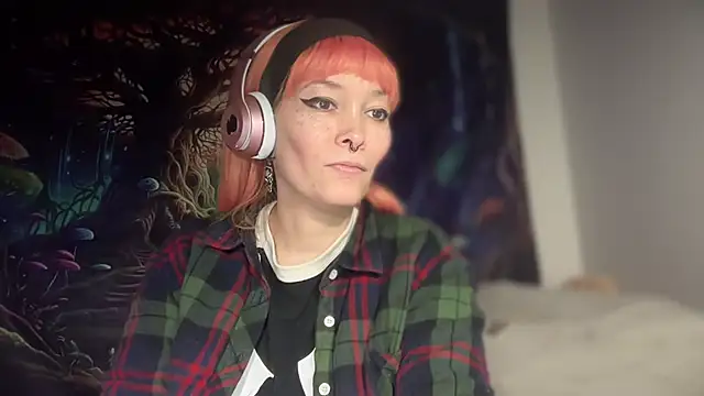 Snapshot of FRRANNKIE chatting on December 16, 12:10 pm FRRANNKIE online show from December 16, 12:10 pm