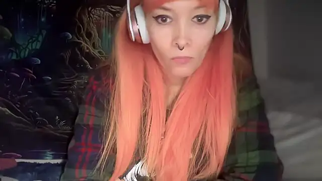 Snapshot of FRRANNKIE chatting on December 18, 2:23 pm FRRANNKIE online show from December 18, 2:23 pm