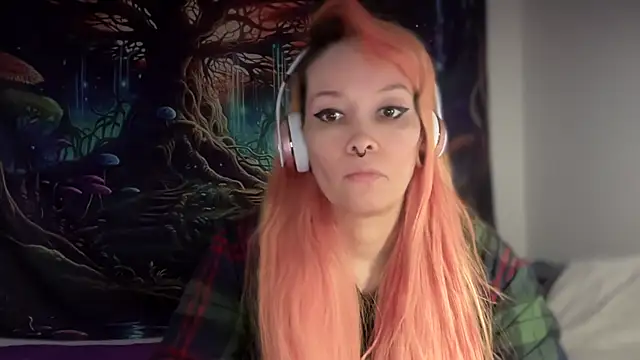 Snapshot of FRRANNKIE chatting on January 13, 1:49 pm FRRANNKIE online show from January 13, 1:49 pm