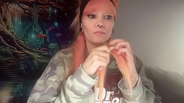 Snapshot of FRRANNKIE chatting on February 1, 12:59 pm FRRANNKIE online show from February 1, 12:59 pm