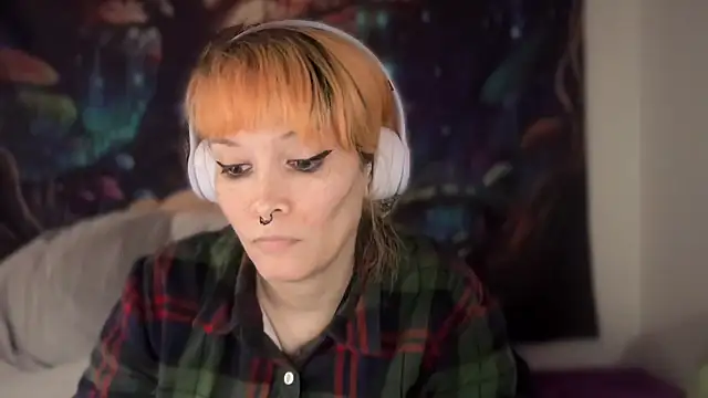 Snapshot of FRRANNKIE chatting on February 12, 1:55 am FRRANNKIE online show from February 12, 1:55 am