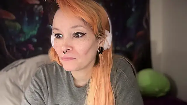 Snapshot of FRRANNKIE chatting on February 17, 5:59 am FRRANNKIE online show from February 17, 5:59 am