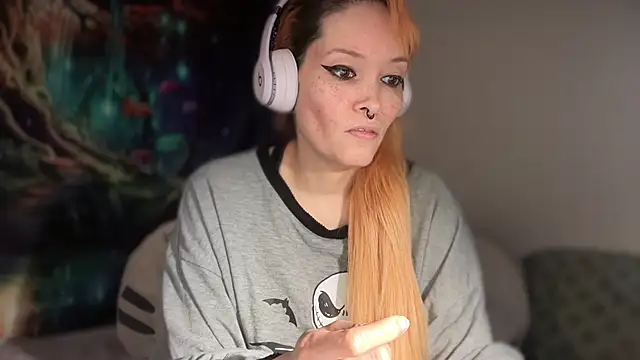 Snapshot of FRRANNKIE chatting on February 18, 5:47 am FRRANNKIE online show from February 18, 5:47 am