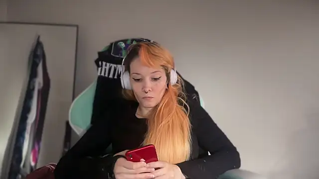 Snapshot of FRRANNKIE chatting on February 20, 11:32 am FRRANNKIE online show from February 20, 11:32 am