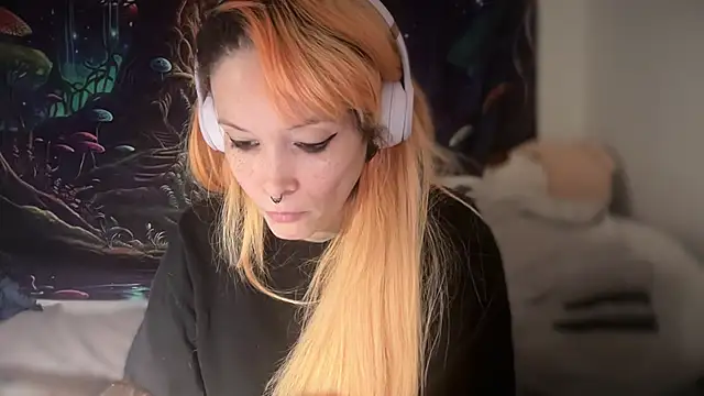 Snapshot of FRRANNKIE chatting on February 25, 3:54 pm FRRANNKIE online show from February 25, 3:54 pm