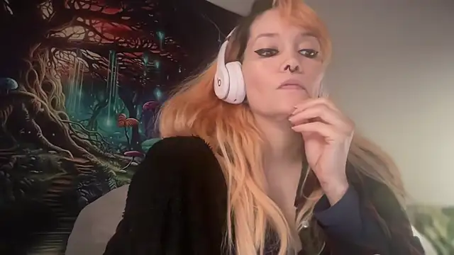 Snapshot of FRRANNKIE chatting on February 28, 6:31 pm FRRANNKIE online show from February 28, 6:31 pm