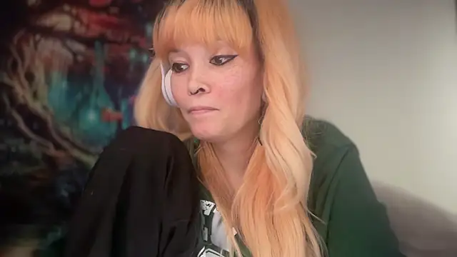 Snapshot of FRRANNKIE chatting on March 2, 5:08 am FRRANNKIE online show from March 2, 5:08 am