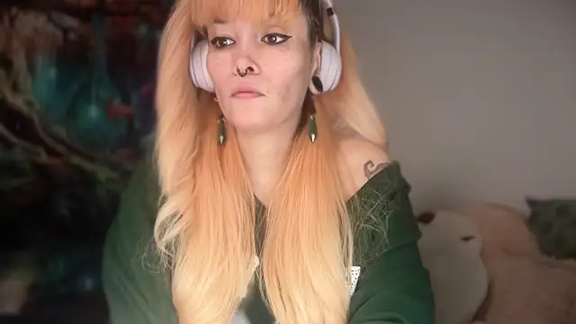 Snapshot of FRRANNKIE chatting on March 2, 7:54 pm FRRANNKIE online show from March 2, 7:54 pm