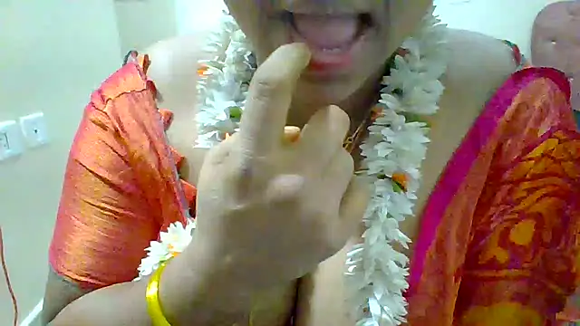 Snapshot of archanatelugu9 chatting on October 19, 8:31 pm archanatelugu9 online show from October 19, 8:31 pm