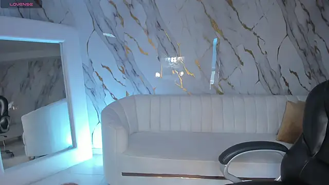 Snapshot of DannaCruz chatting on October 7, 5:43 pm DannaCruz online show from October 7, 5:43 pm