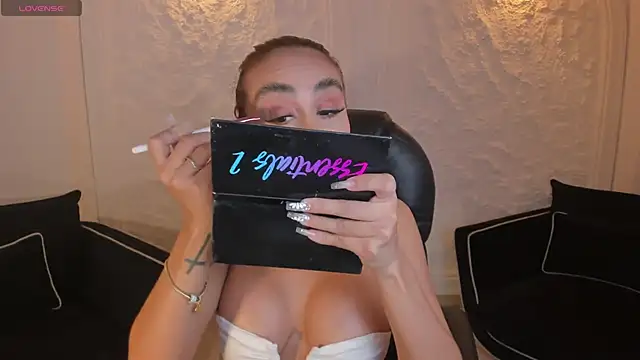 Snapshot of DannaCruz chatting on November 23, 5:46 pm DannaCruz online show from November 23, 5:46 pm