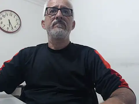 Snapshot of cenizo10124 chatting on December 2, 10:23 pm cenizo10124 online show from December 2, 10:23 pm