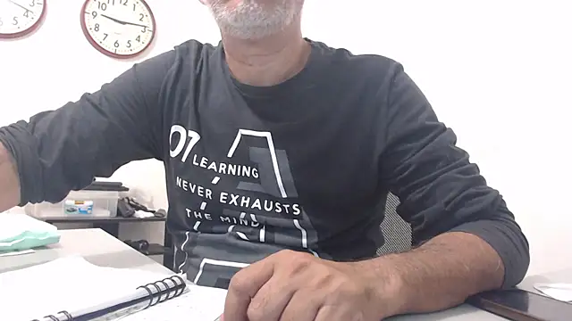 Snapshot of cenizo10124 chatting on December 7, 2:13 pm cenizo10124 online show from December 7, 2:13 pm