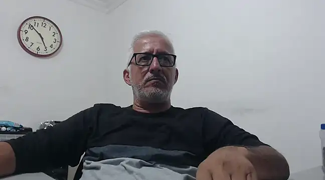 Snapshot of cenizo10124 chatting on December 18, 9:51 pm cenizo10124 online show from December 18, 9:51 pm