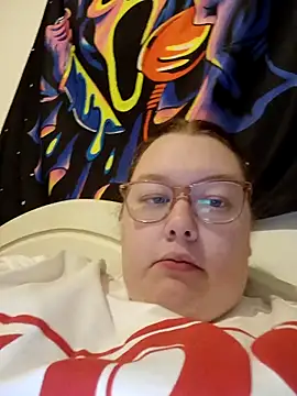 Snapshot of Sexycurvyemilyy chatting on November 21, 7:45 pm Sexycurvyemilyy online show from November 21, 7:45 pm