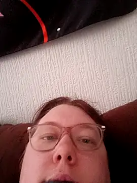 Snapshot of Sexycurvyemilyy chatting on February 14, 3:42 pm Sexycurvyemilyy online show from February 14, 3:42 pm