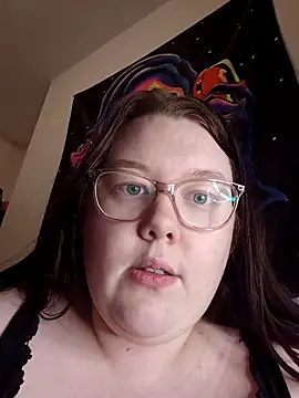 Snapshot of Sexycurvyemilyy chatting on March 1, 10:01 pm Sexycurvyemilyy online show from March 1, 10:01 pm