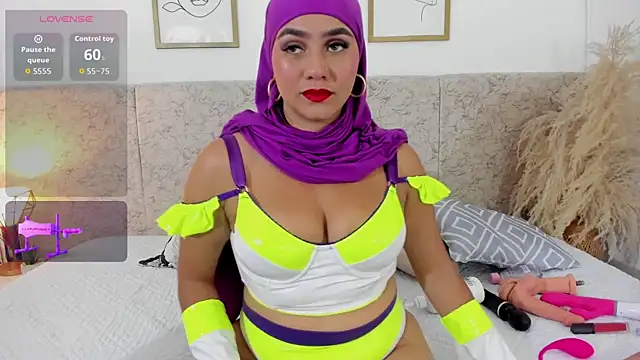 Snapshot of abby_gibson chatting on October 31, 6:53 pm abby gibson online show from October 31, 6:53 pm