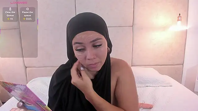 Snapshot of abby_gibson chatting on December 5, 6:37 pm abby gibson online show from December 5, 6:37 pm