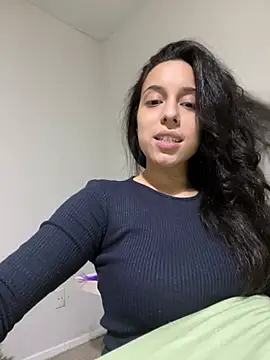 Natur4lBeautyb33 online show from December 8, 4:25 am