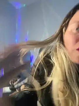 SkyelarSommer online show from December 12, 5:10 am