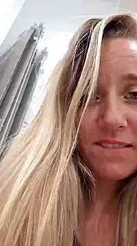 SkyelarSommer online show from December 14, 1:50 am