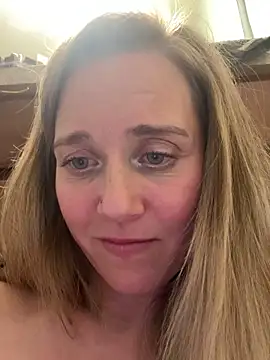 SkyelarSommer online show from March 3, 5:53 am