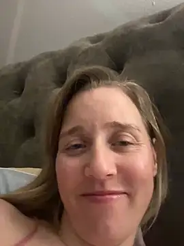 SkyelarSommer online show from March 5, 3:29 am