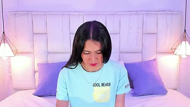 SarahSophia  online show from February 6, 11:32 am