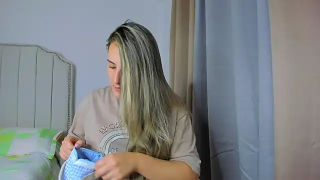 Hanna86 online show from April 25, 9:01 pm