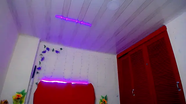 Snapshot of akai_krazna chatting on December 18, 5:52 pm akai krazna online show from December 18, 5:52 pm