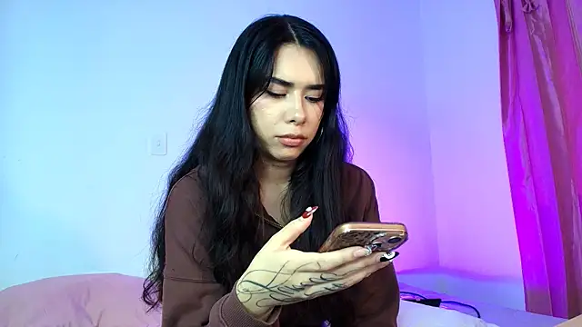 AmyOlimpo online show from April 22, 11:17 pm