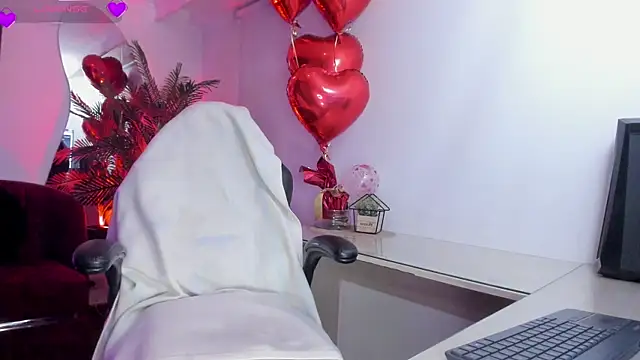 Snapshot of NebetColin chatting on February 14, 11:09 pm NebetColin online show from February 14, 11:09 pm