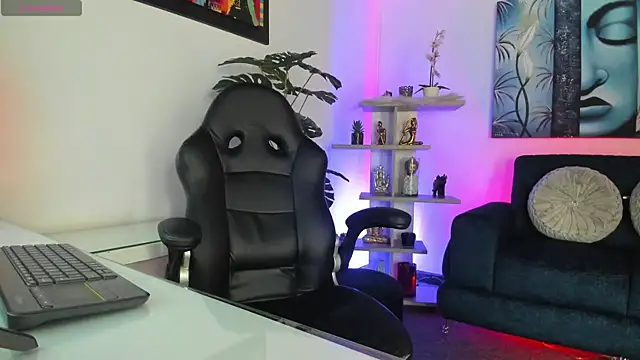 Snapshot of NebetColin chatting on September 20, 11:44 am NebetColin online show from September 20, 11:44 am