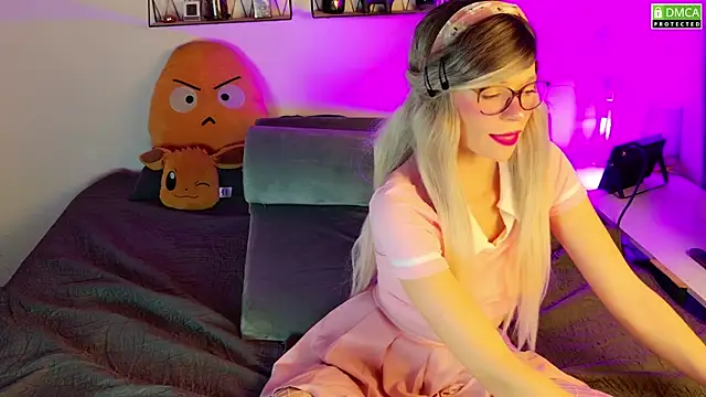 Snapshot of Kittychatte chatting on November 24, 9:25 pm Kittychatte online show from November 24, 9:25 pm