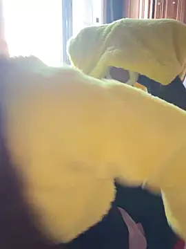 LaPetitechienne1 online show from January 20, 8:19 am